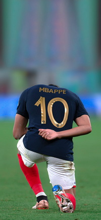 Free FIFA World Cup Qatar 2022 Kylian Mbappé Wallpaper 11 for iPhone and Android