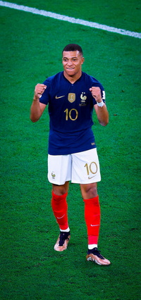 Free FIFA World Cup Qatar 2022 Kylian Mbappé Wallpaper 16 for iPhone and Android