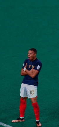 Free FIFA World Cup Qatar 2022 Kylian Mbappé Wallpaper 20 for iPhone and Android