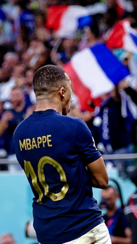 Free Kylian Mbappé Wallpaper 37 for iPhone and Android