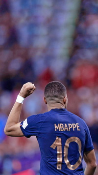 Free Kylian Mbappé Wallpaper 38 for iPhone and Android